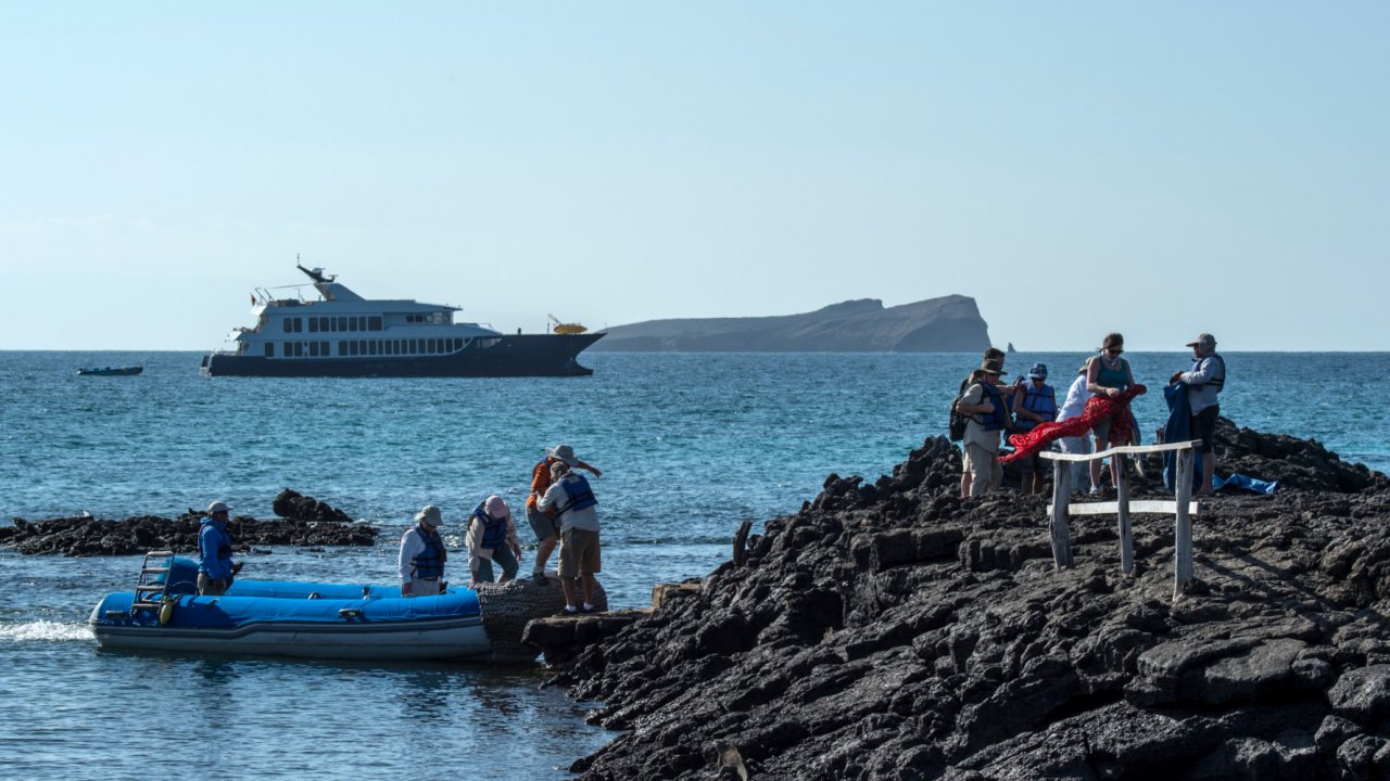 galapagos cruise