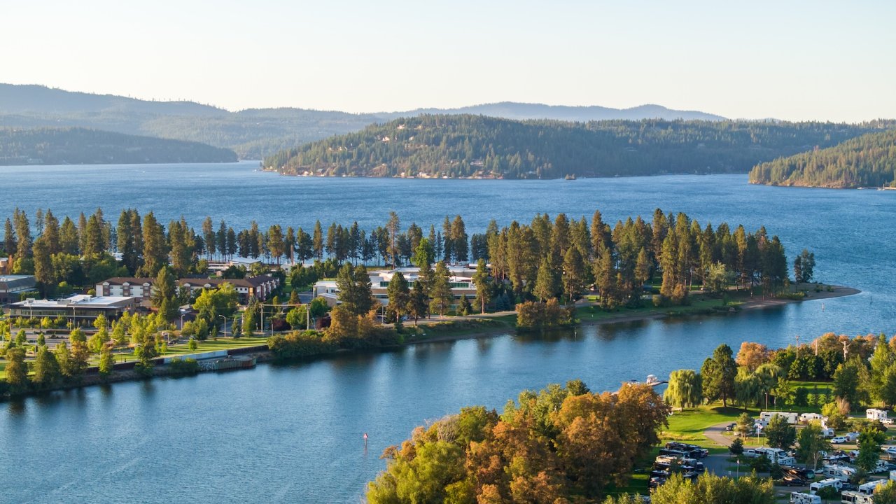 Scenic view of Lake Coeur d’Alene in Idaho, a popular stop for biking and e-bike tours along the North Idaho Centennial Trail.